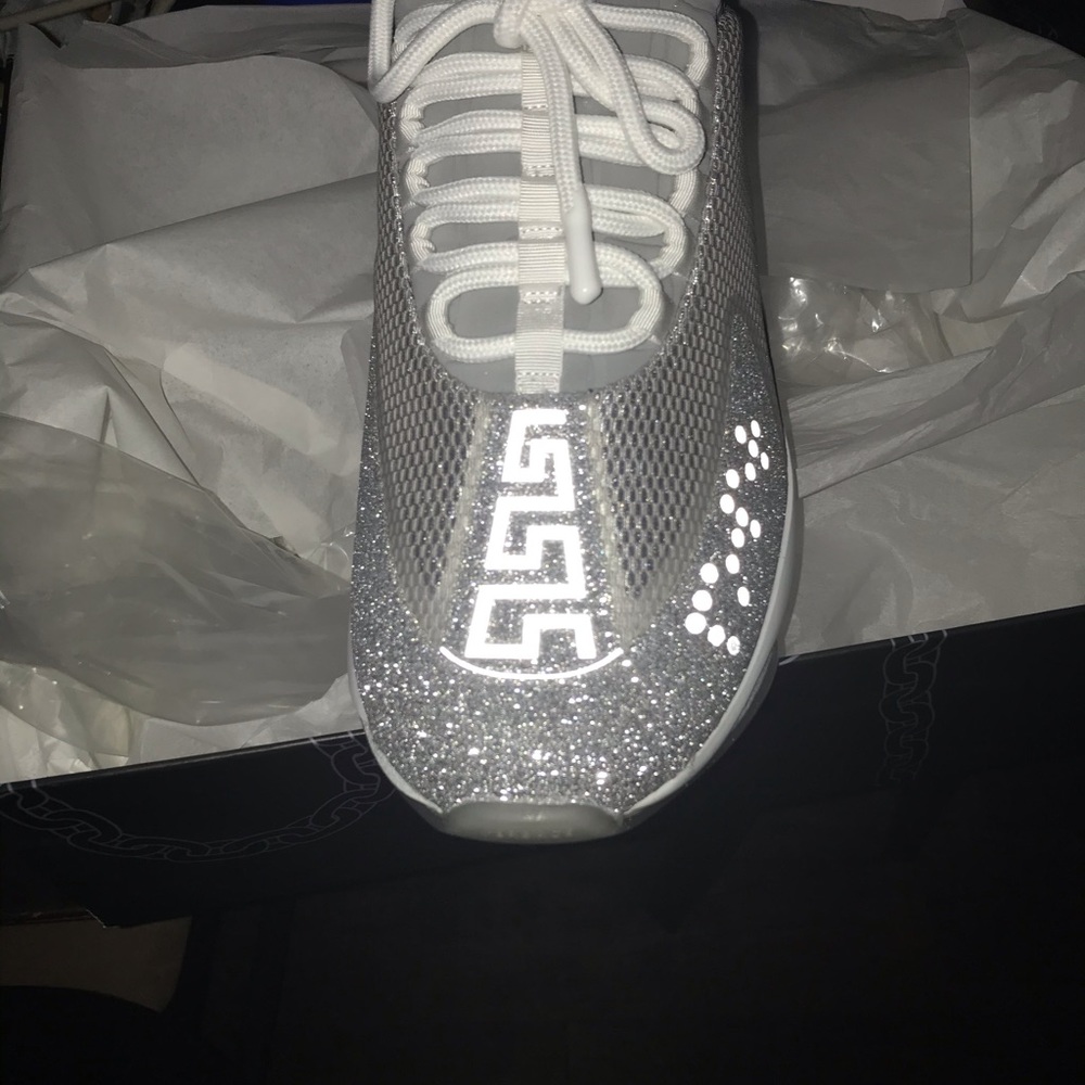 Versace chain reaction